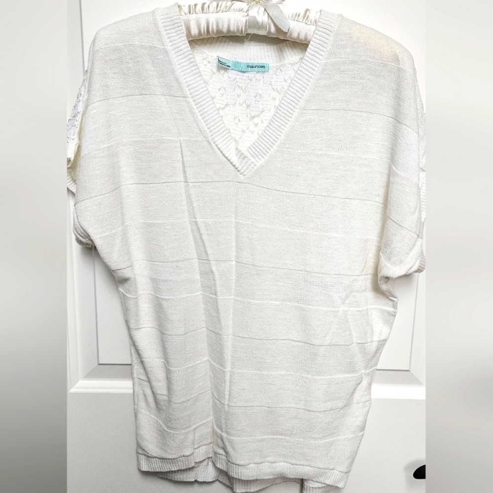 Women's maurices white Sweater top